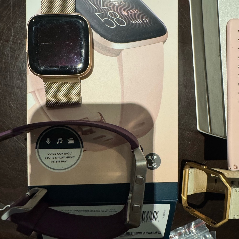 Fitbit Versa Rose Colored - Picture 2 of 3